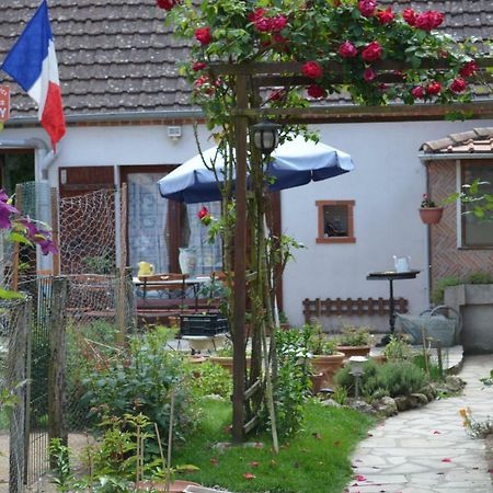 Maison D'Autrefois Mareau-aux-Pres Exterior foto