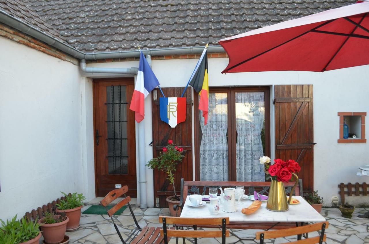 Maison D'Autrefois Mareau-aux-Pres Exterior foto